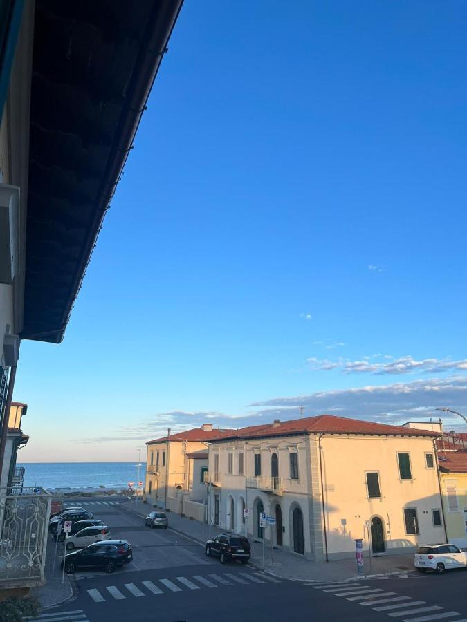 Hotel Affreschi Sul Mare à Marina Di Pisa Extérieur photo